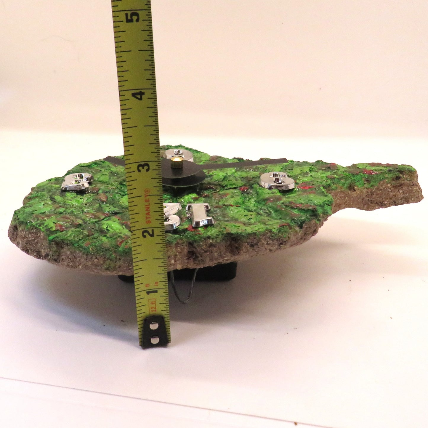 Unique Hypertufa Hand-Painted Begonia Leaf Art Clock - Home Decor Functional Artwork, 7x5 inches